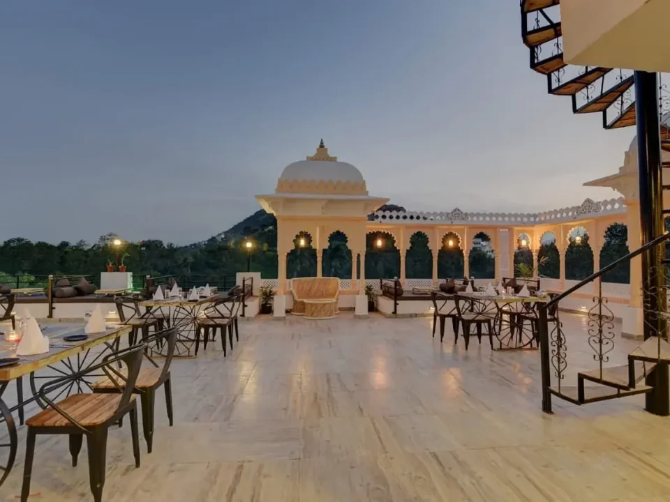 romantic-dinner-in-udaipur